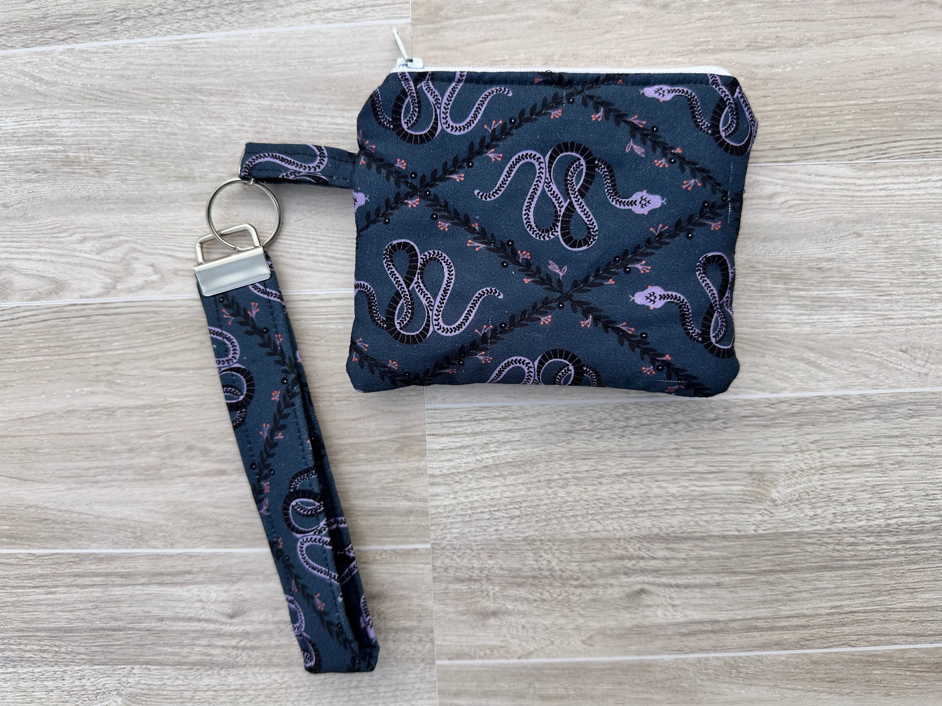 Wallet wristlet